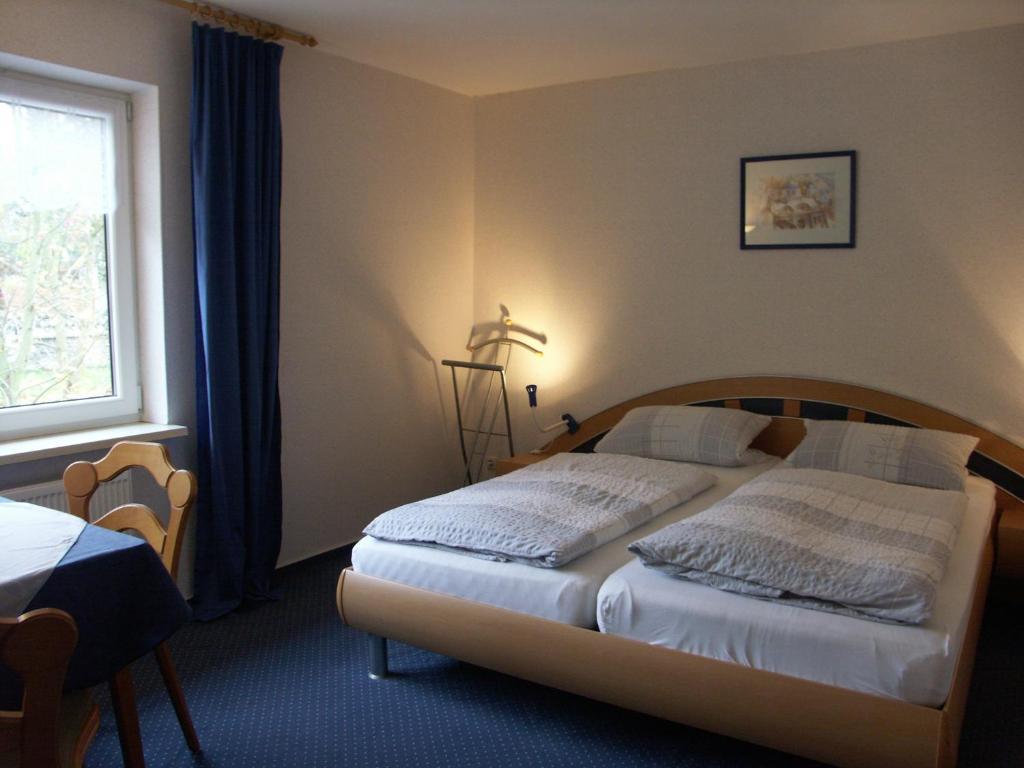 Waldpension Zum Felsenkeller Lichtenfels-Sachsenberg Pokoj fotografie